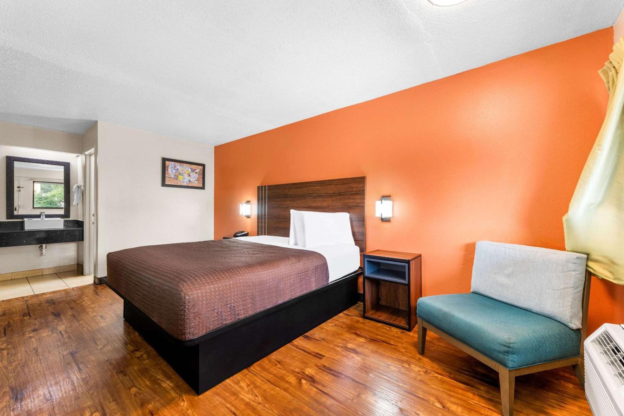 Econo Lodge Charlotte Airport Exterior photo
