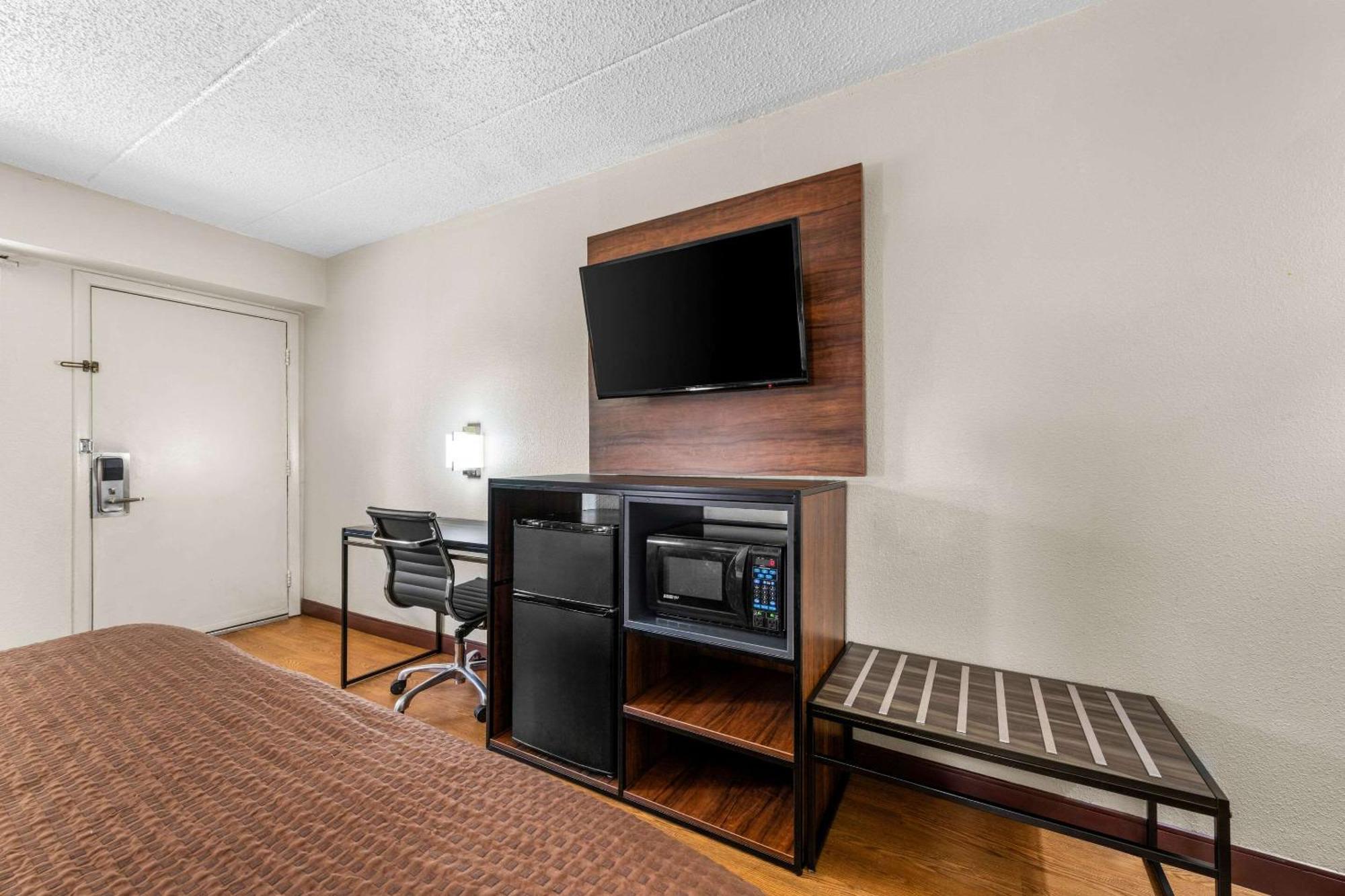 Econo Lodge Charlotte Airport Exterior photo