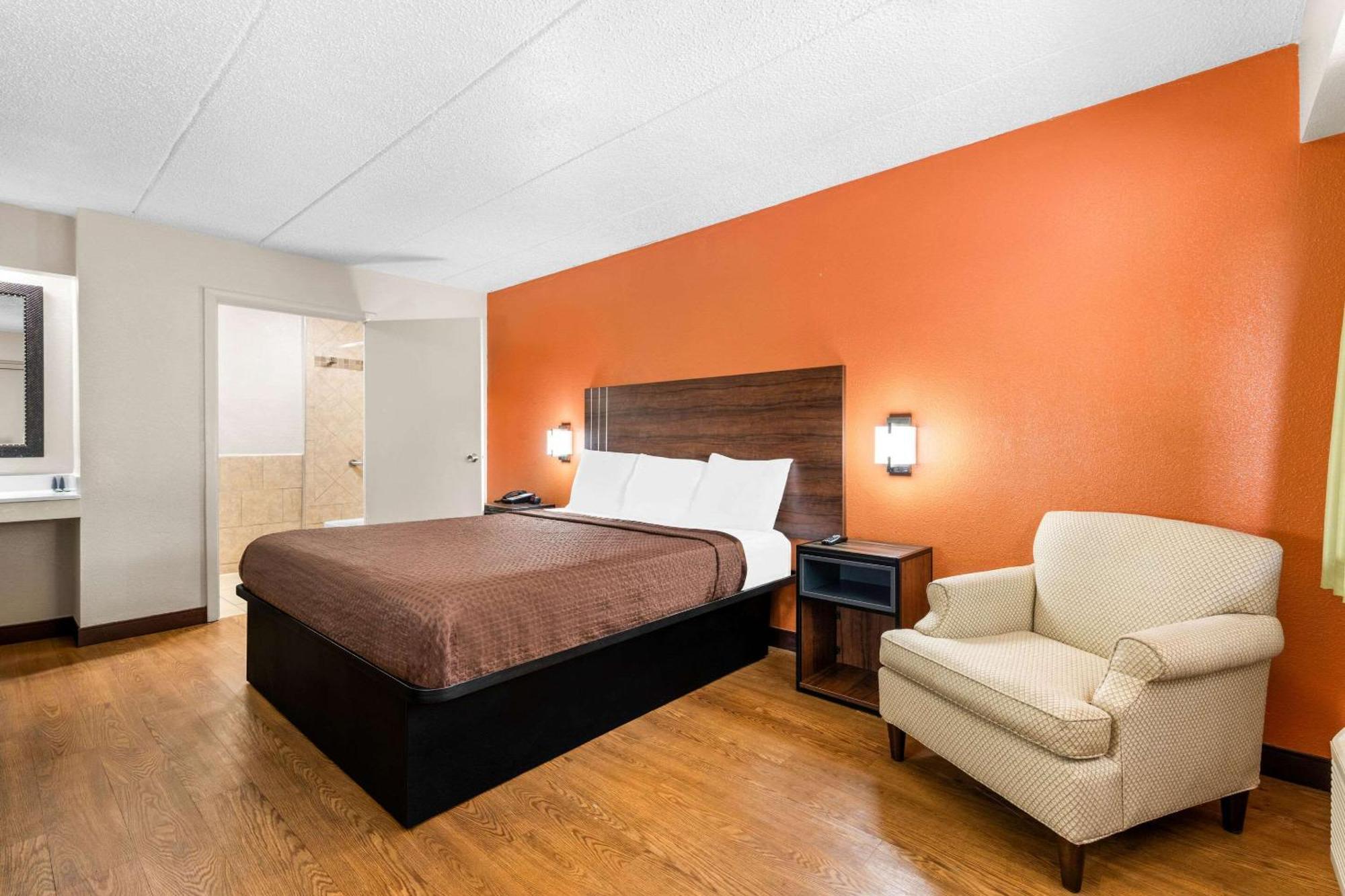 Econo Lodge Charlotte Airport Exterior photo